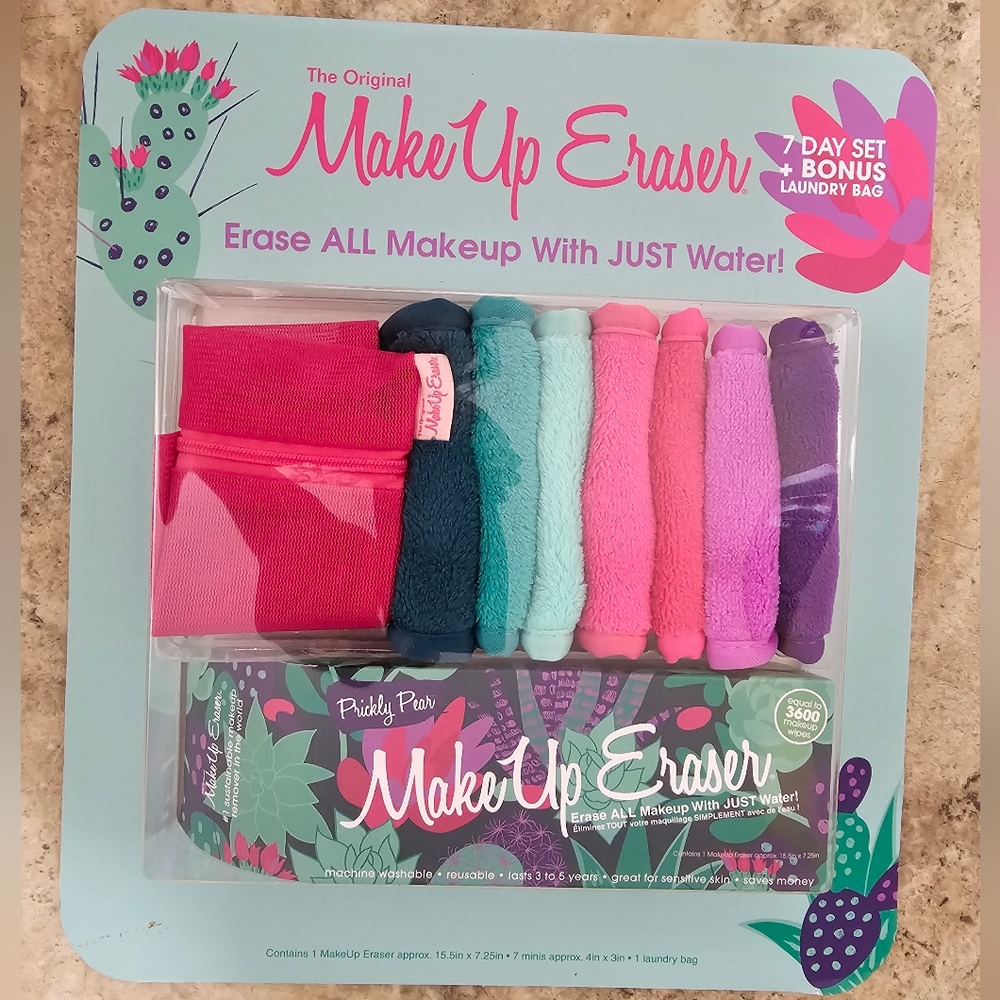 New In Original Packaging The Original Makeup Eraser 7-Day Set With Laundry Bag